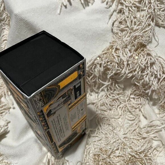 DIPTYQUE Legende Du Nord Holiday Candle Set of 3 70g Pine, Amber, Almond - Picture 3 of 12